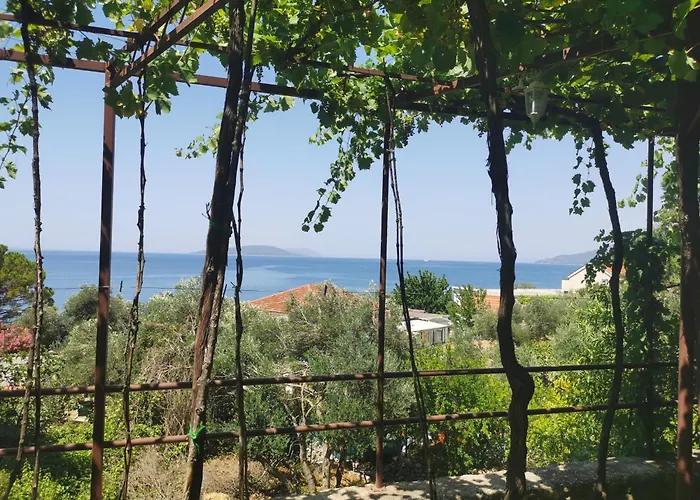 Rozic Zaostrog Pensión Podaca